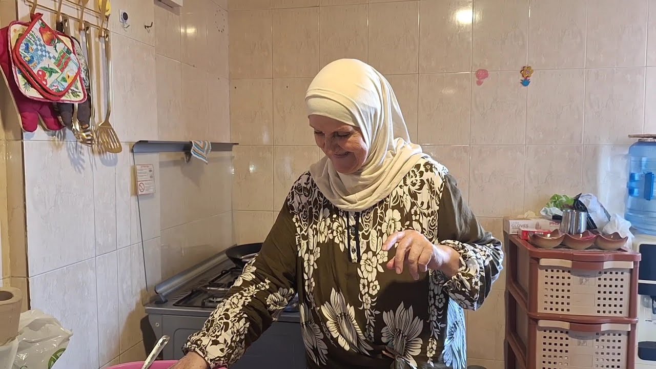 غدانا عند الماما ..من عاداتنا الطرابلسية😊😅