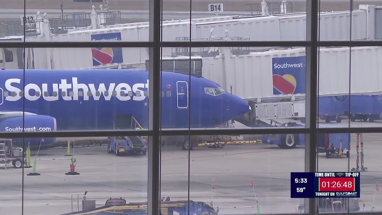 Armstrong Airport monitors weather as extreme temps cancel flights elsewhere