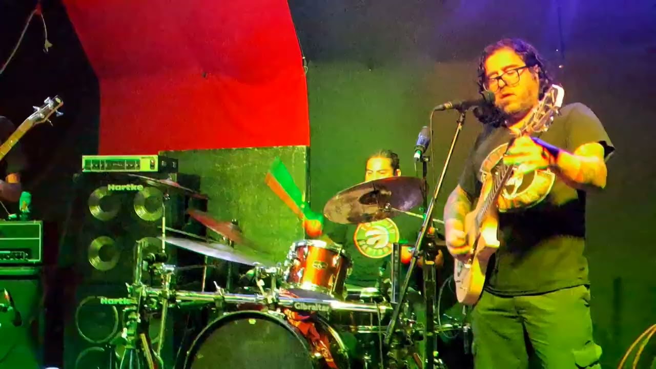 ANIMALES HAMBRIENTOS ..en vivo 