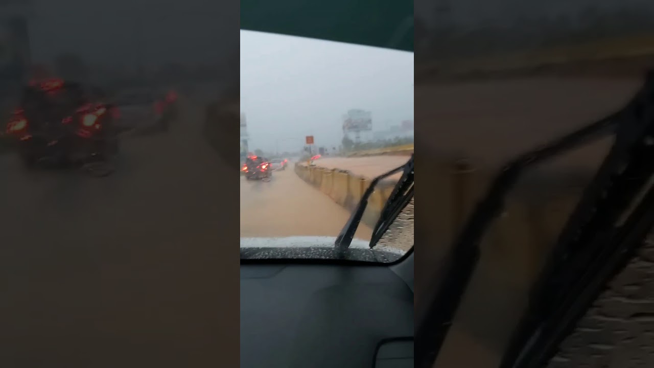 Massive Road Flooding at Aeon Rawang from heavy rain (16 March 2021) #shorts