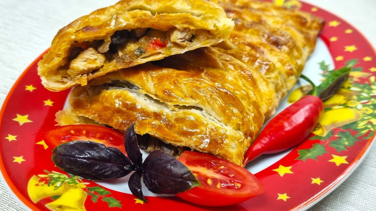 Слоёный пирог с курицей 🍗и грибами🍄 | Хрустящий рулет из слоёного теста