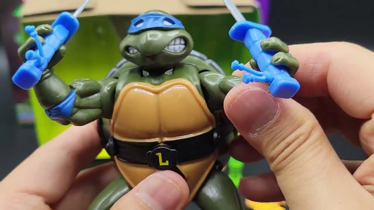 TMNT Mutatin Leo Target Exclusive Unboxing and Review