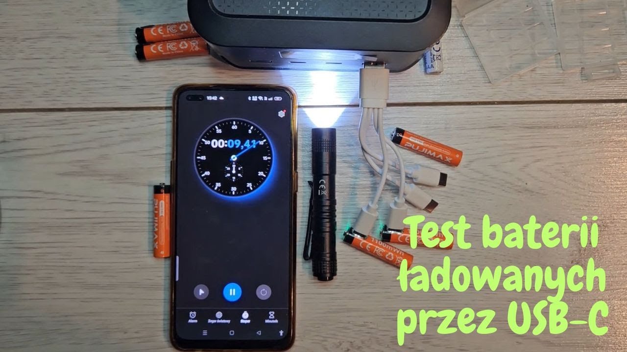 Sprawdzam baterie AAA ładowane przez port USB C jak długo świecą od zwykłej baterii AAA