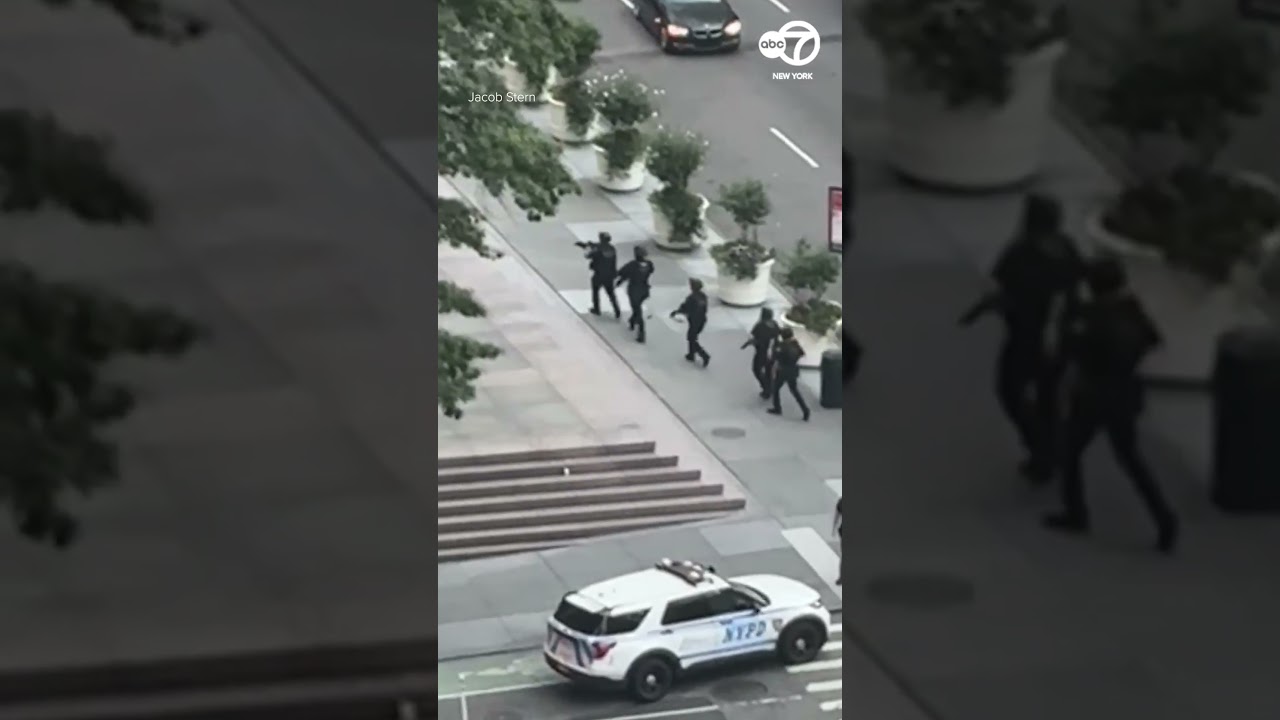 Video shows moments as police respond to deadly shooting at 345 Park Avenue in Midtown, Manhattan