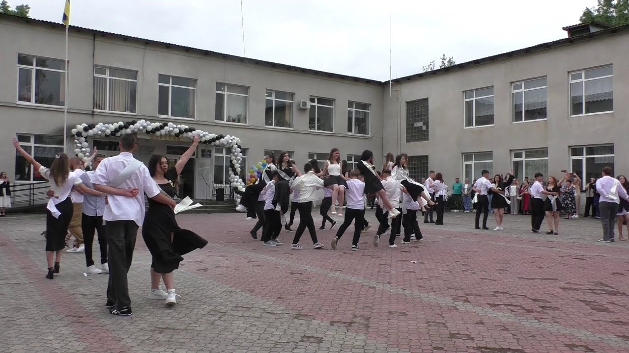 Останній дзвоник 2025