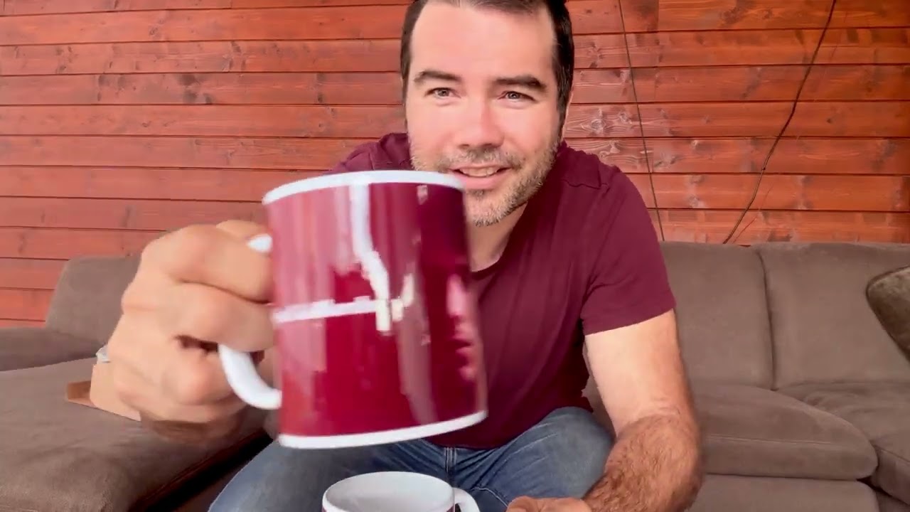 Álex Gallardo hace UNBOXING de la tienda oficial de Miguel Gallardo