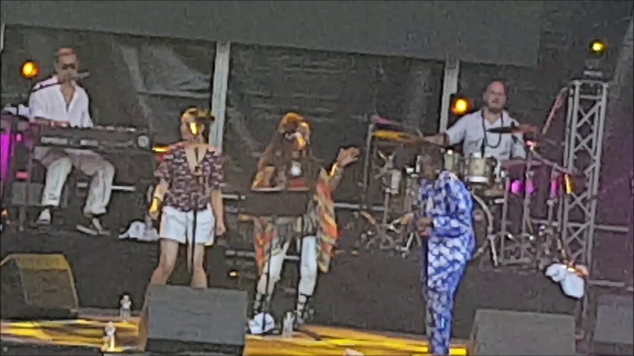 Calypso Rose - Abatina (LIVE - Au foin de la Rue 2019)