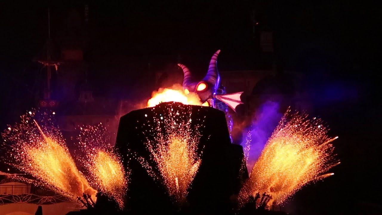 We Went To Tokyo Disney Sea! | Weird Food, Fun Rides and A Fire Breathing Dragon In Fantasmic!