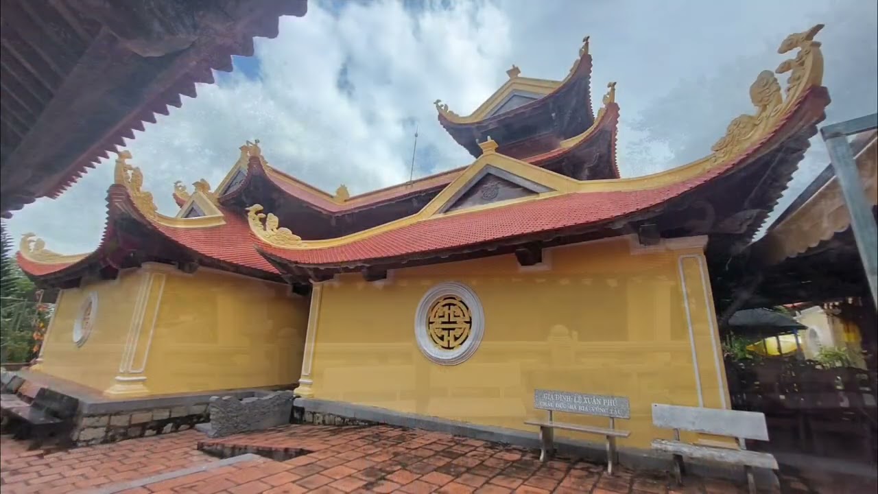 Van Son Pagoda (Van Son Tu)