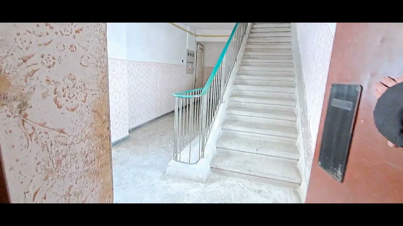 Original late 80s IFMA Traction lift at 16 strada Kossuth Lajos, Miercurea Ciuc, Romania