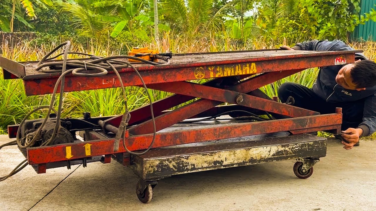 Genius Guy Repairs Broken Old Motorbike Lift Table // The Result Is Amazing