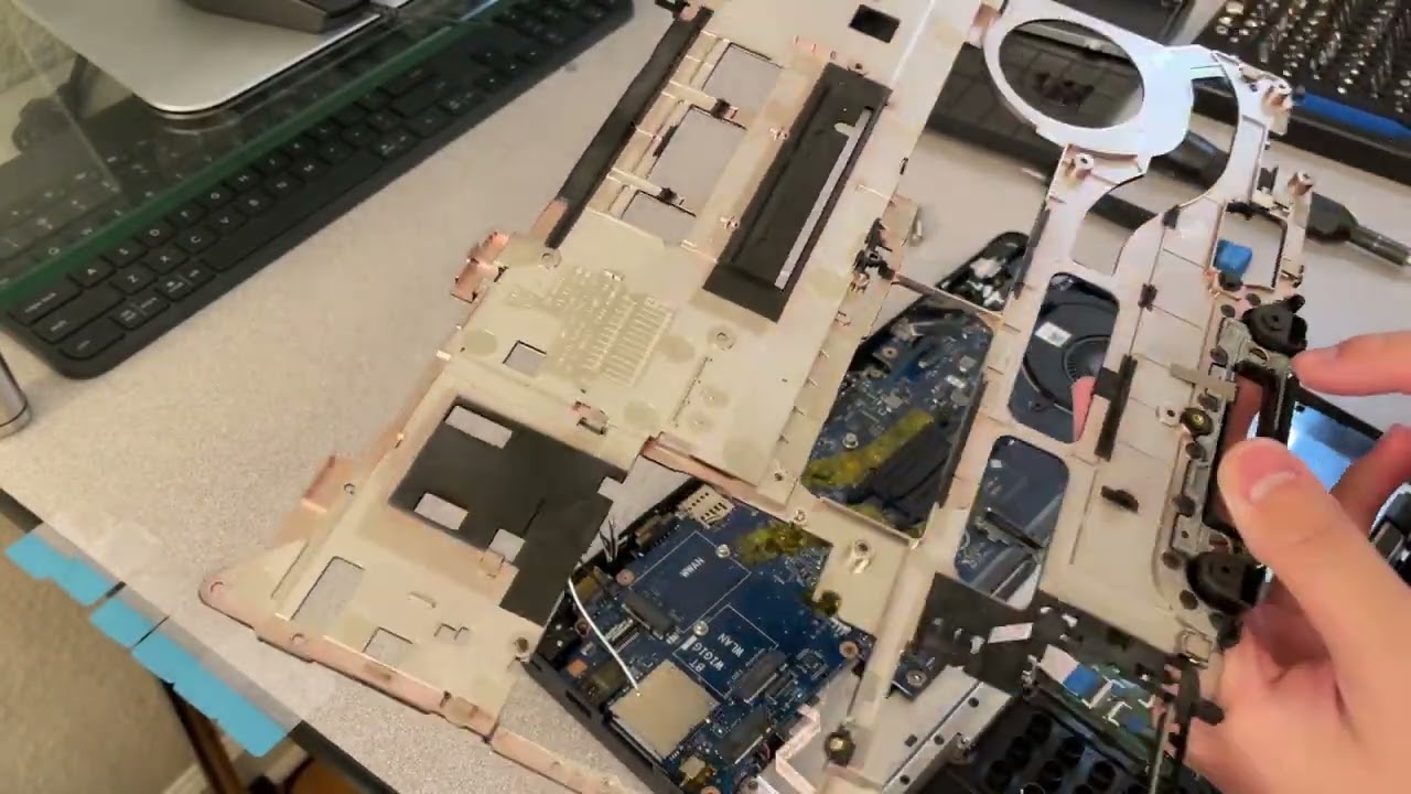 Dell Latitude E5470 Laptop Teardown