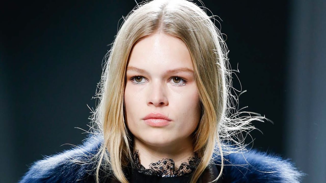 ANNA EWERS  Shows opened and closed