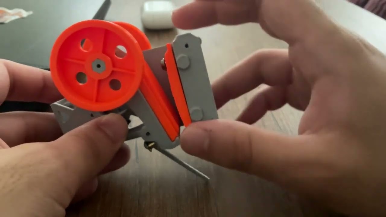 Çeneli Kırıcı Nedir, Nasıl Çalışır ? 3D Çeneli Kırıcı Model Basımı ve İncelemesi.