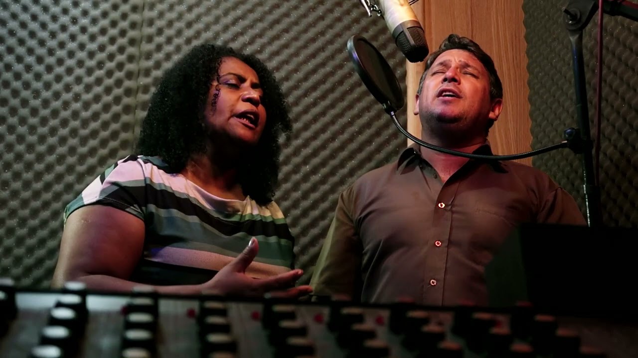 #Silvana Souza e Vilson Matheus #hino CCB 374Santo Santo Santo #