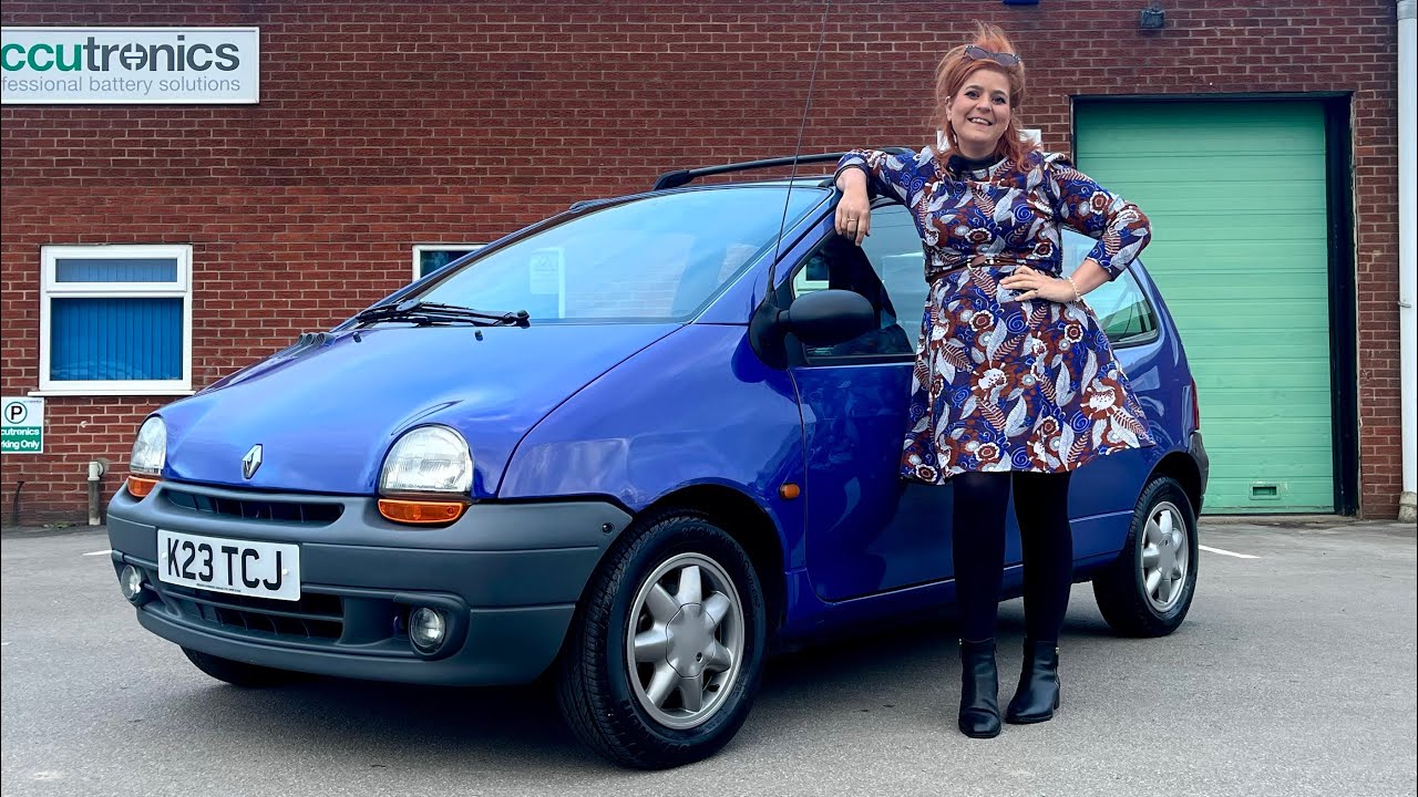 Renault Twingo — классный, небольшой городской автомобиль из 90-х!