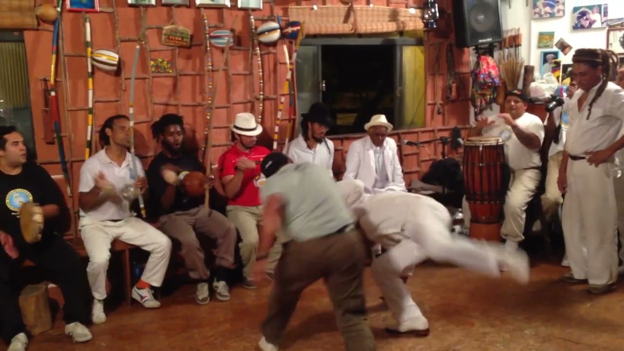 CAPOEIRA ANGOLA: MESTRE RAIMUNDINHO E MARCELO   FORMATURA 2013