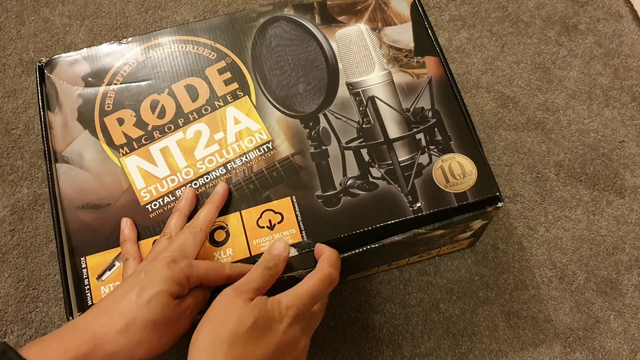 Unboxing R&Oslash;DE Microphones - NT2-A