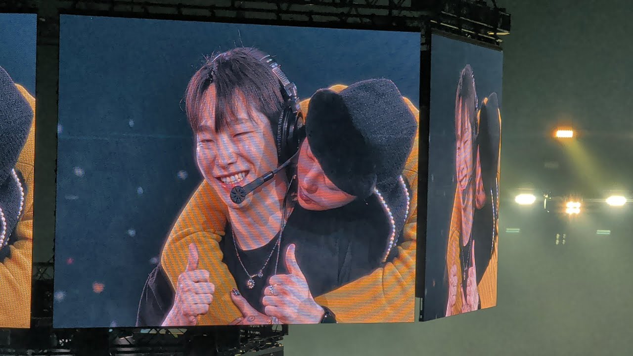 G-dragon Japan FAM Day 2 something special couple poses 20160214