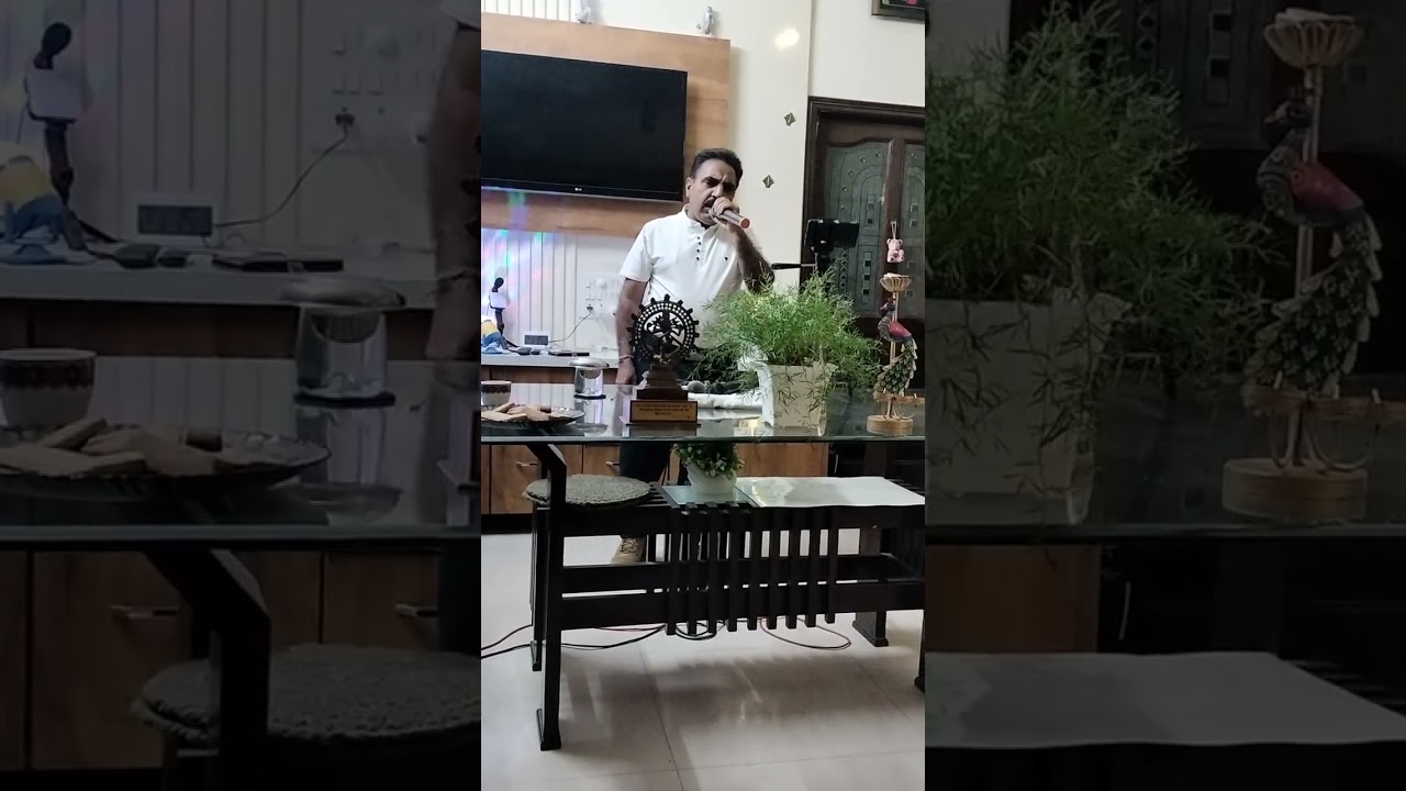 दिल की टुकड़े टुकड़े करके मुस्कराके चल दीये