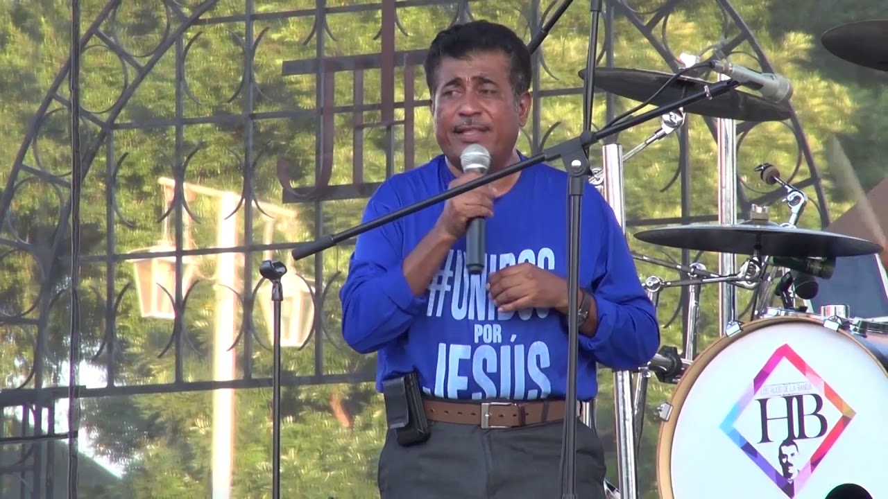 Unidos por Jesus. Pinotepa. Parte 1 ( Logos, Banda de Roca, Alan Fernando, Mike, Inspiracion)