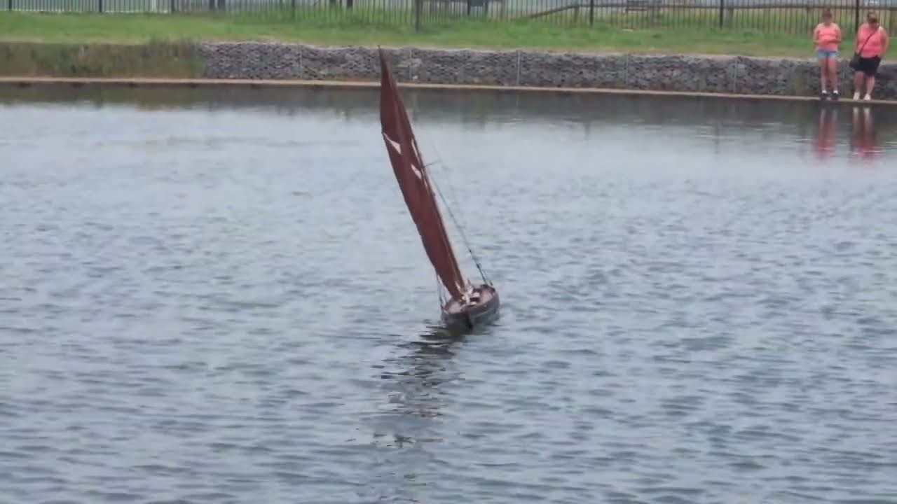 POND YACHT ULDUSUND  scratch built rc