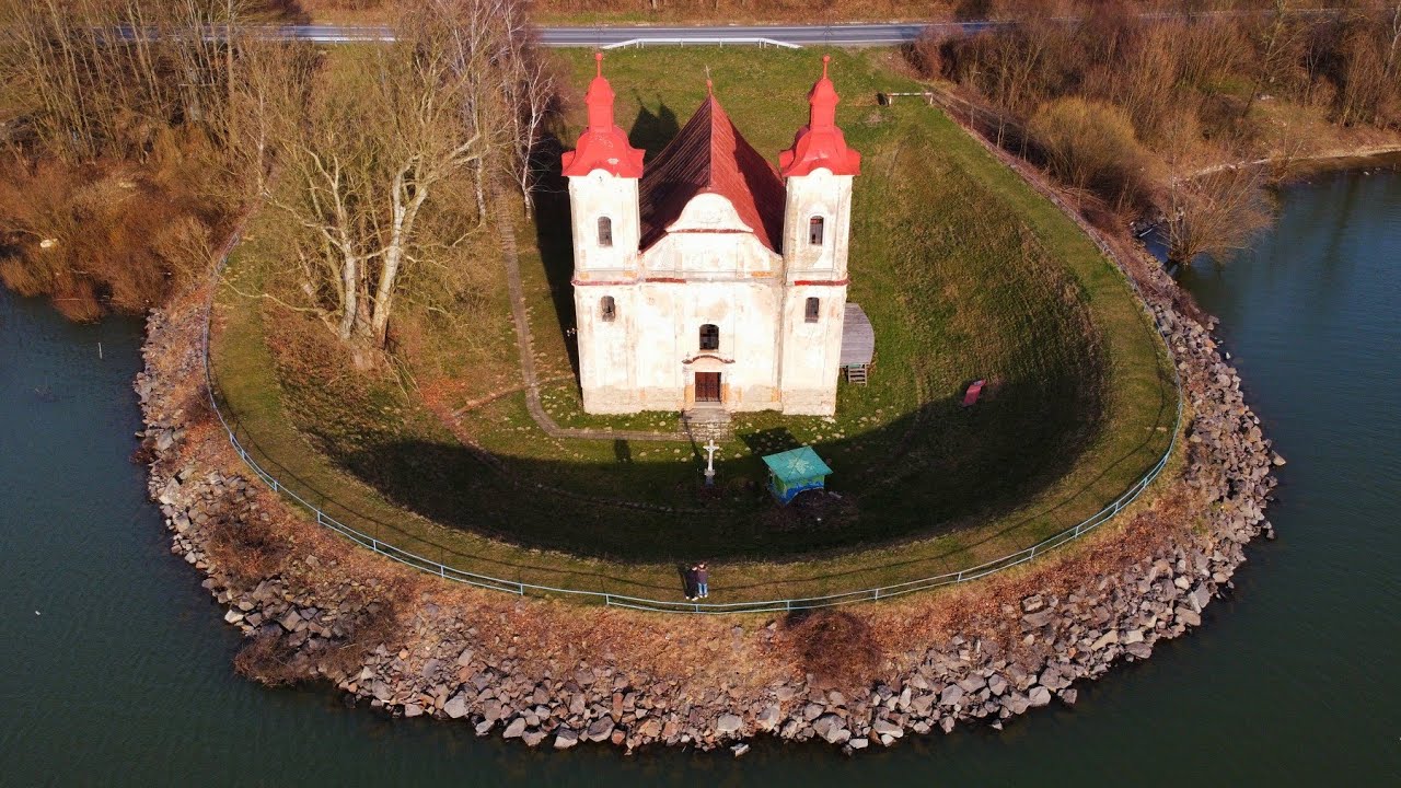 Kostoly a kostolné veže východného Slovenska. Churches and church towers in East Slovakia
