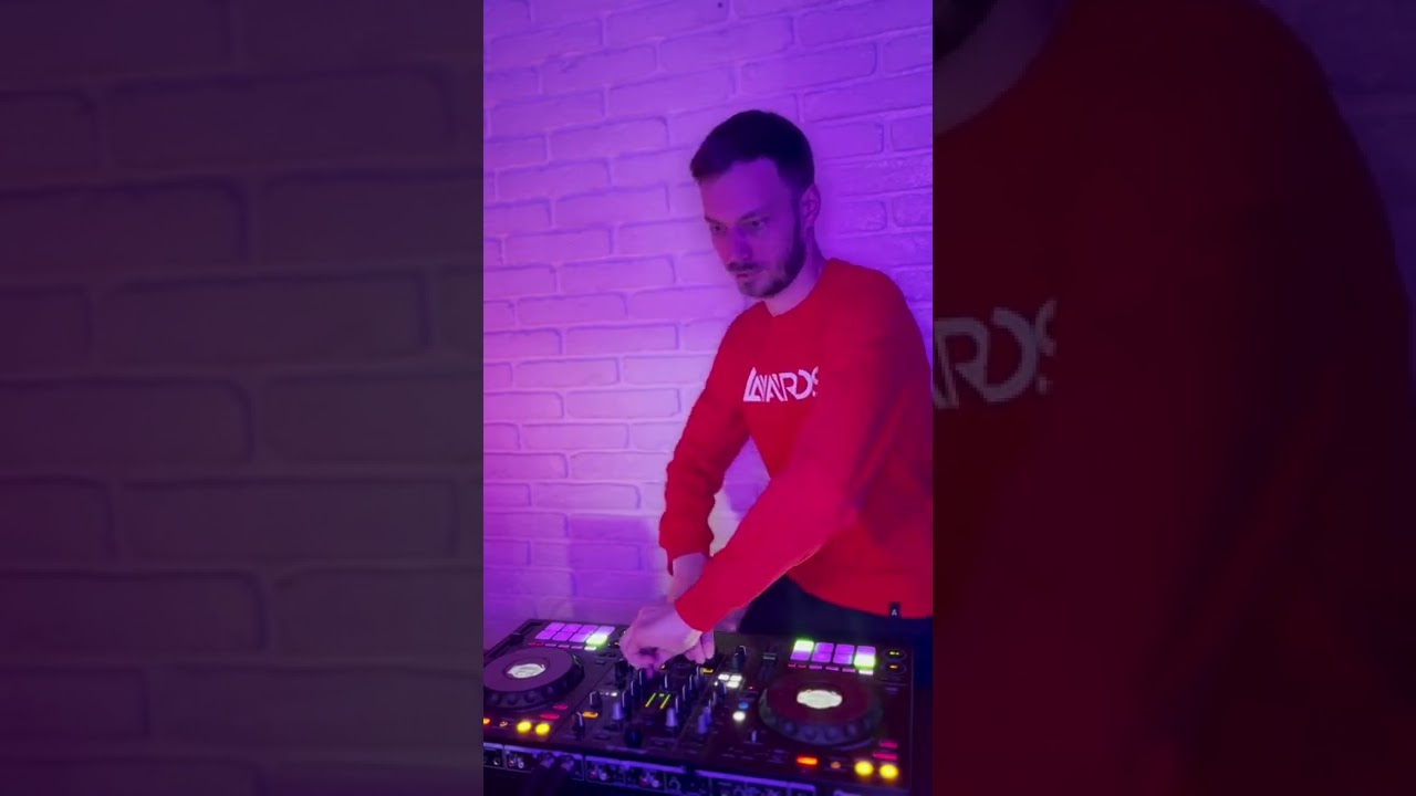 Life is Life x Pepas⠀#lifeislife #pepas #djmix #dj #djlive #djlivemix #dance #remix #djlife