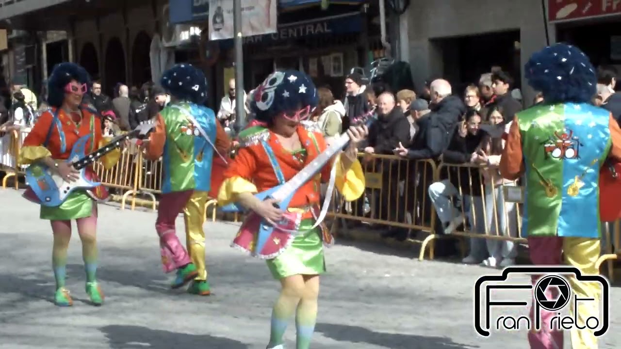 Carnavales de Cebreros 2026. Desfile de comparsas y carrozas domingo 15 de febrero de 2026.