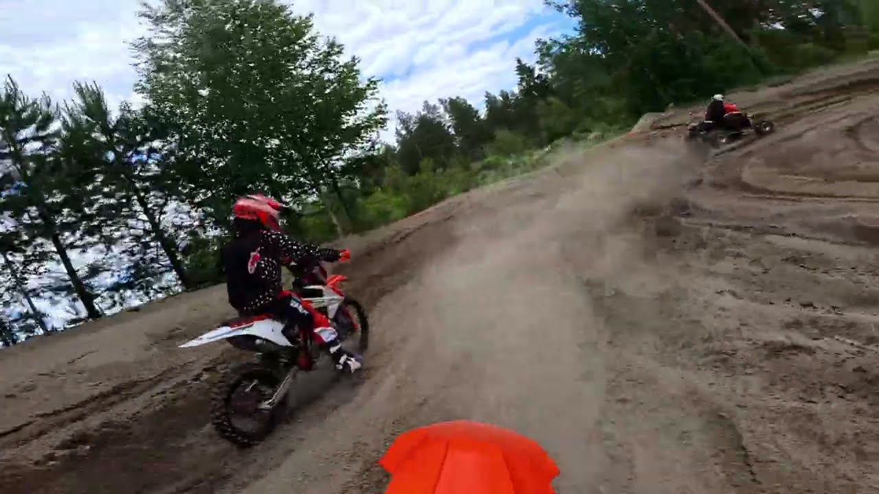 Pörräämässä risteen radalla