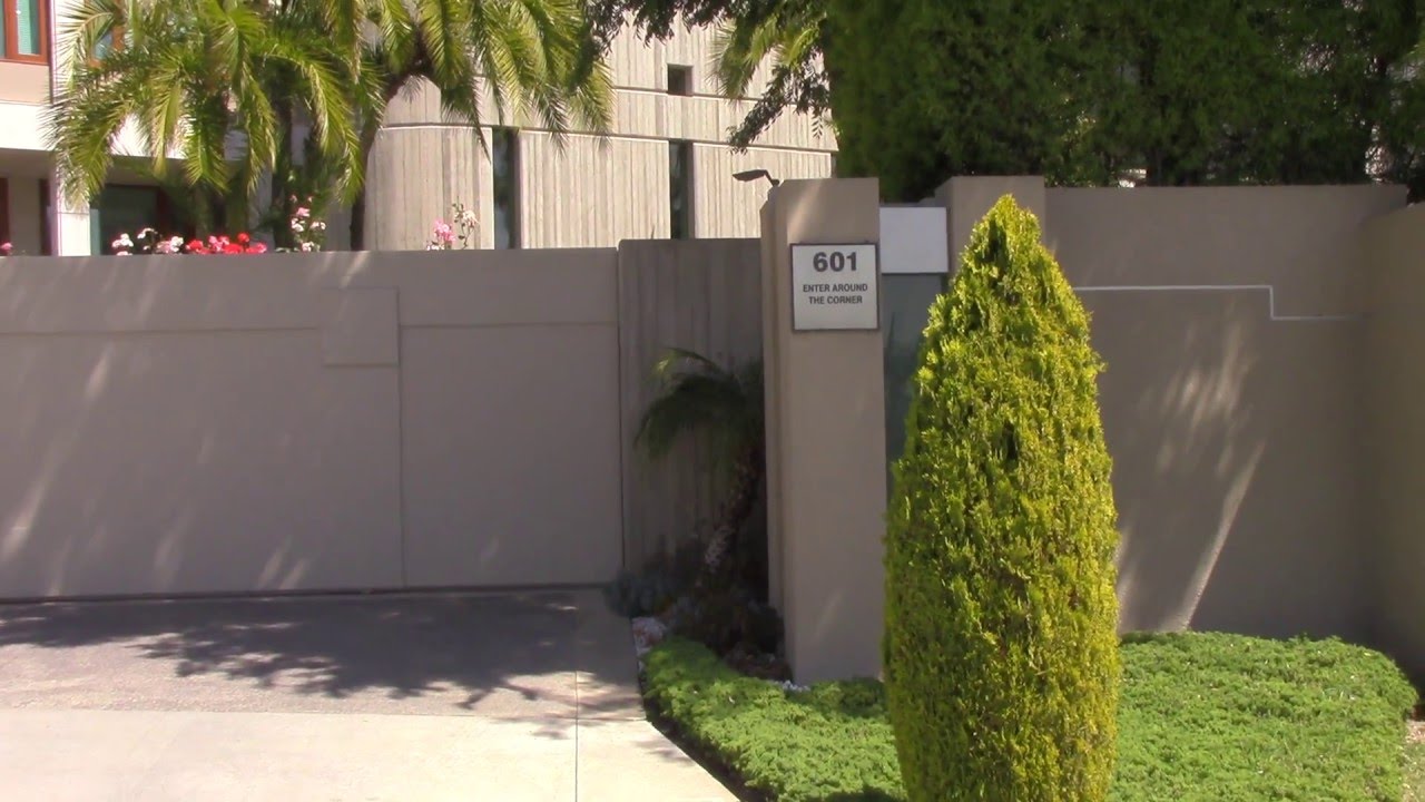 At The Corner Where Dean Martin Once Unpacked His Bags- 1953 to 1969
