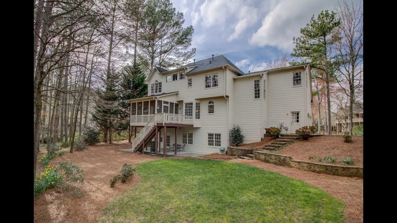 2314 Meadow Isle Ln - Lawrenceville GA 30043