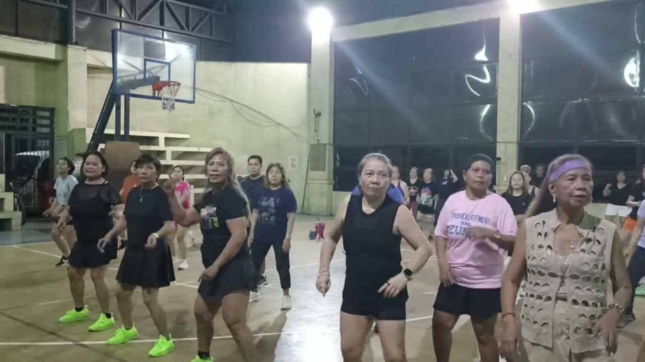 @knlphysicalfitness1425 Friday zumba with ZIN Randy. Music belongs to the rightful y
