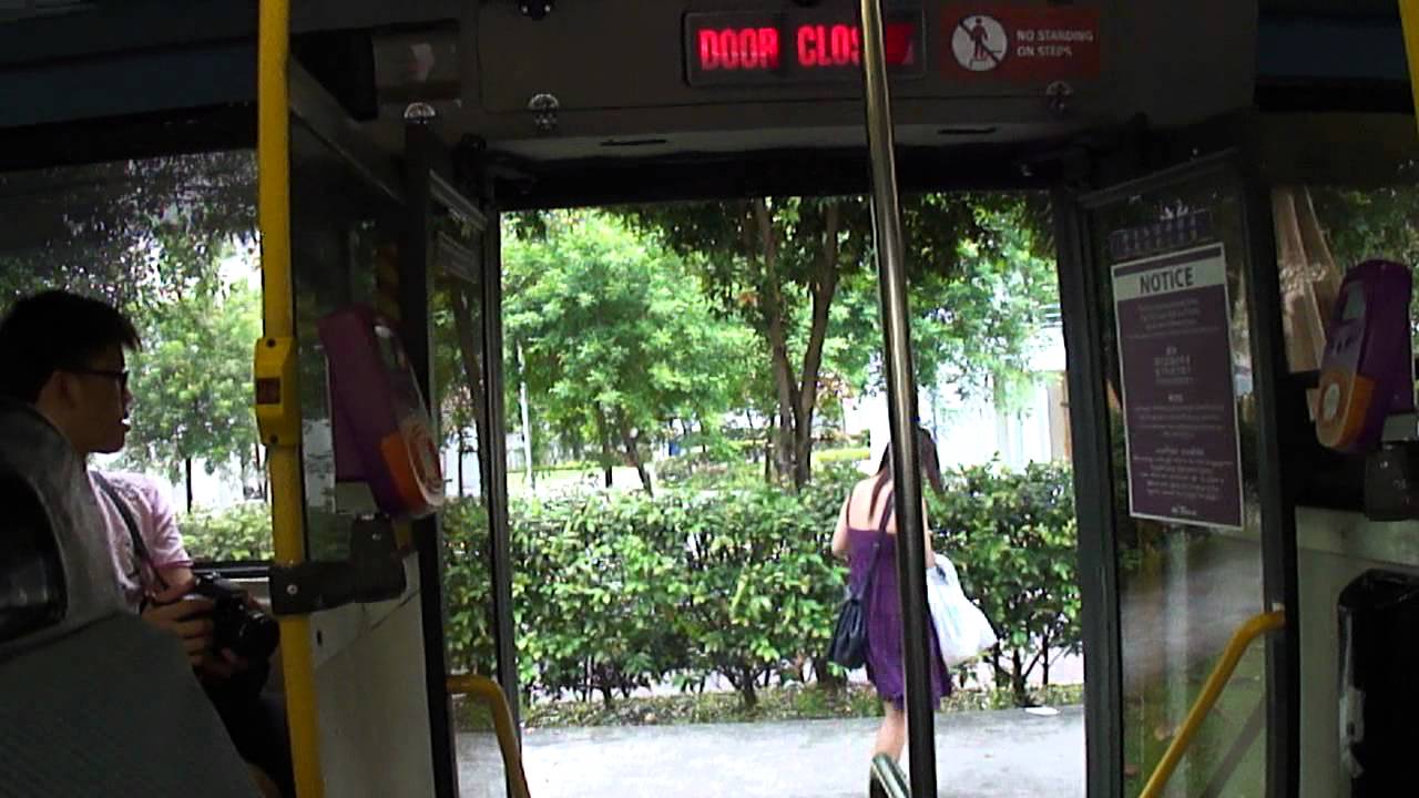 [SBST][DE-REGISTERED]Rear Door Closing of a Volvo B10M Mark IV Superlong