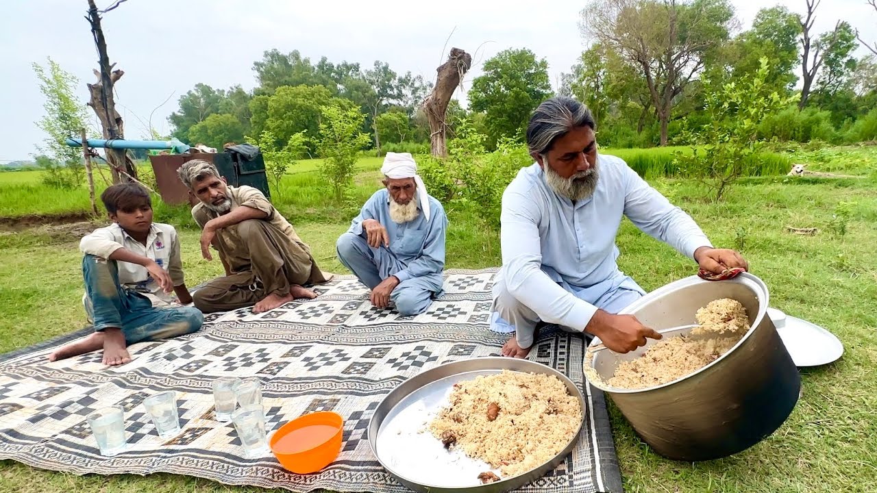 Alhamdulillah Monji Lgane ka kam Mukmmal Ho Gya | Chicken Pulao | Mubarak Ali Tour And Taste