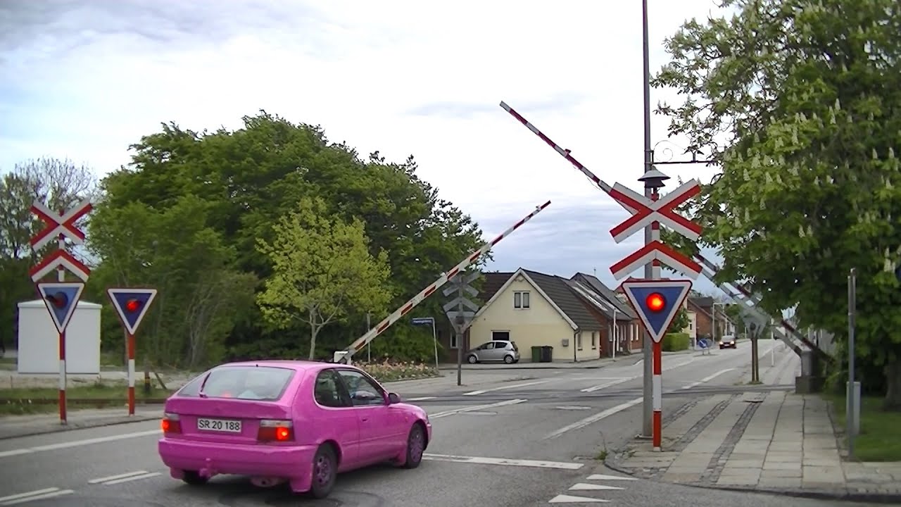 Spoorwegovergang Vemb (DK) // Railroad crossing // Jernbaneoversk&aelig;ring