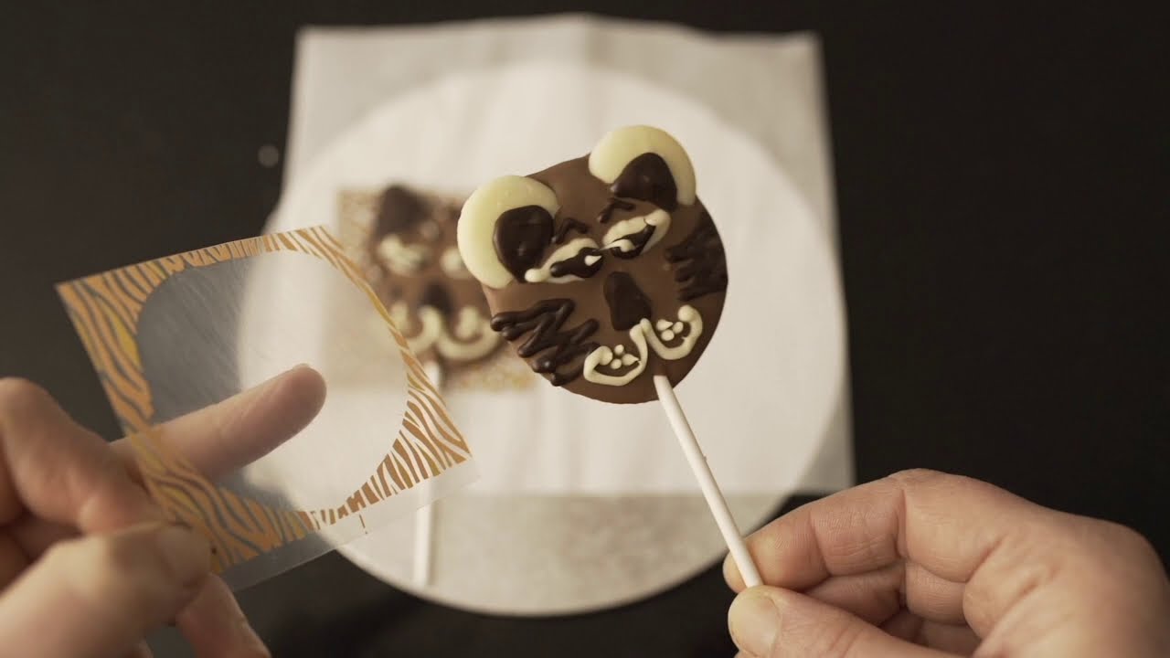 How to make animal print chocolate lollies