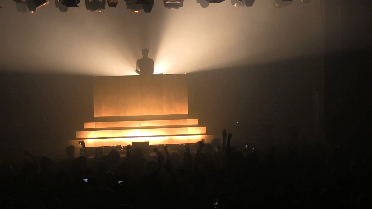 GESAFFELSTEIN - CONTROL MOVEMENT - LIVE @ MELKWEG AMSTERDAM - 2.21.2014