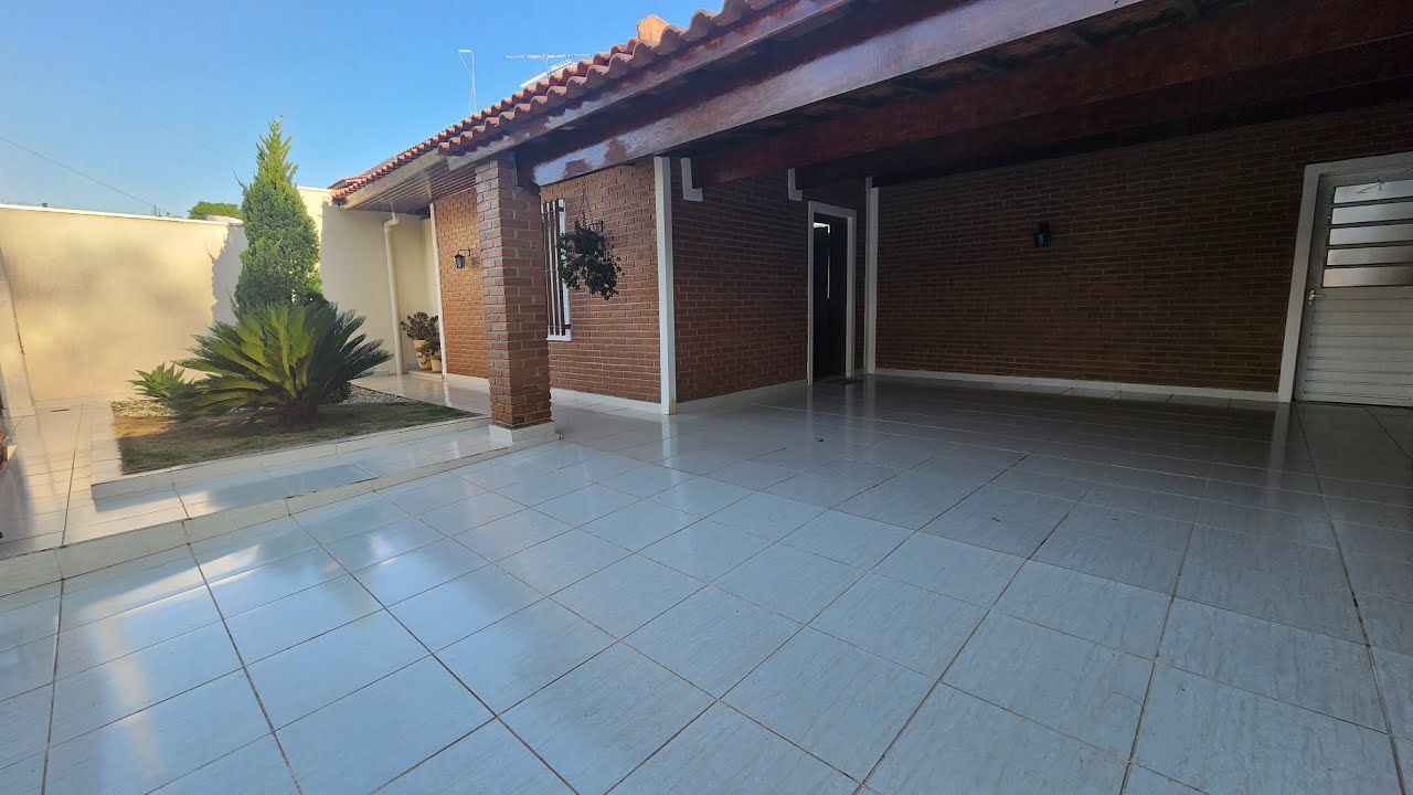 Belíssima Casa no Jardim Satélite São José dos Campos-SP à Venda!