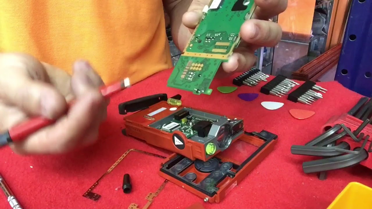 Medidor metro láser bosh NO FUNCIONA como se abre y busca la averia solucionado