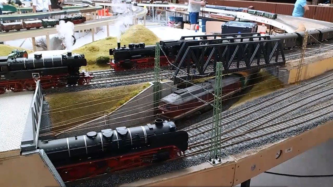 Spur 1 Modultreffen - 1300 m Gleise, 300 Module, 260 Lokomotiven - 1:32-Modellbahn - Lauingen 2018