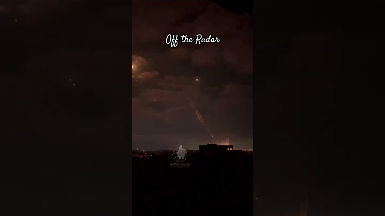 💥 Moment of Impact | Khaybar Shekan hypersonic missile reportedly struck Haifa, #Israel from #Iran