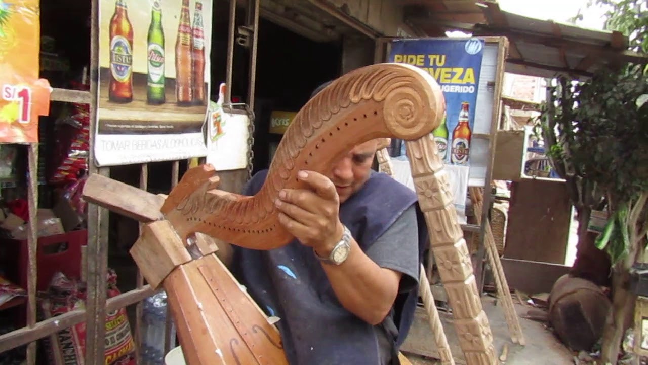 Llamellin, fabricando arpas - 2