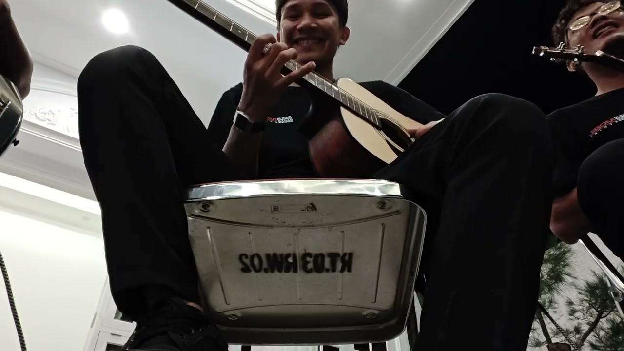 Jamrud - Pelangi Di Matamu (Versi Keroncong) || #keroncong #keroncongterbaru #jamrud #viralshorts 