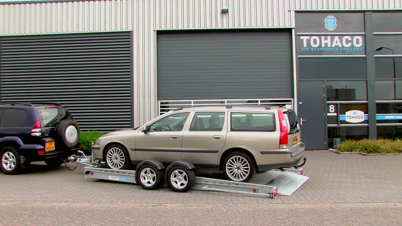 Car transporter with air suspension, English