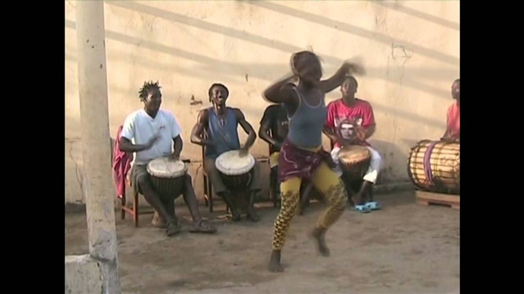 Mohamed Kalisa playing Tiriba / Kuku
