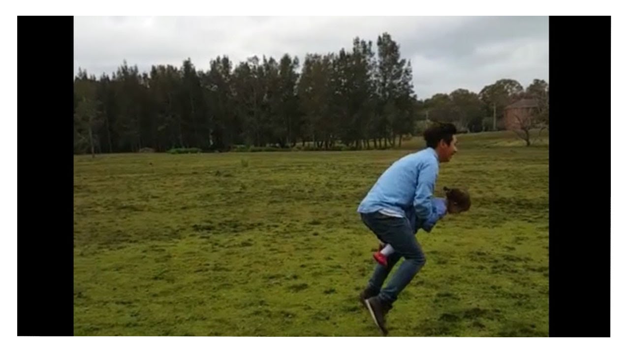 Kangaroos?! 호주 스타일  아기 안는법 (Carrying babies the Aussie way)