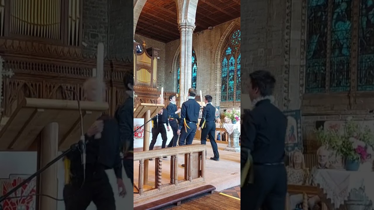 Les Bouffons (Buffons) performed by Leominster Morris for Priory 900