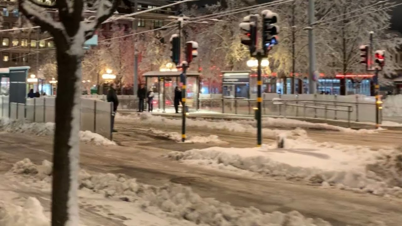 Stockholm Walks: Hamngatan to Grevturegatan after heavy snow