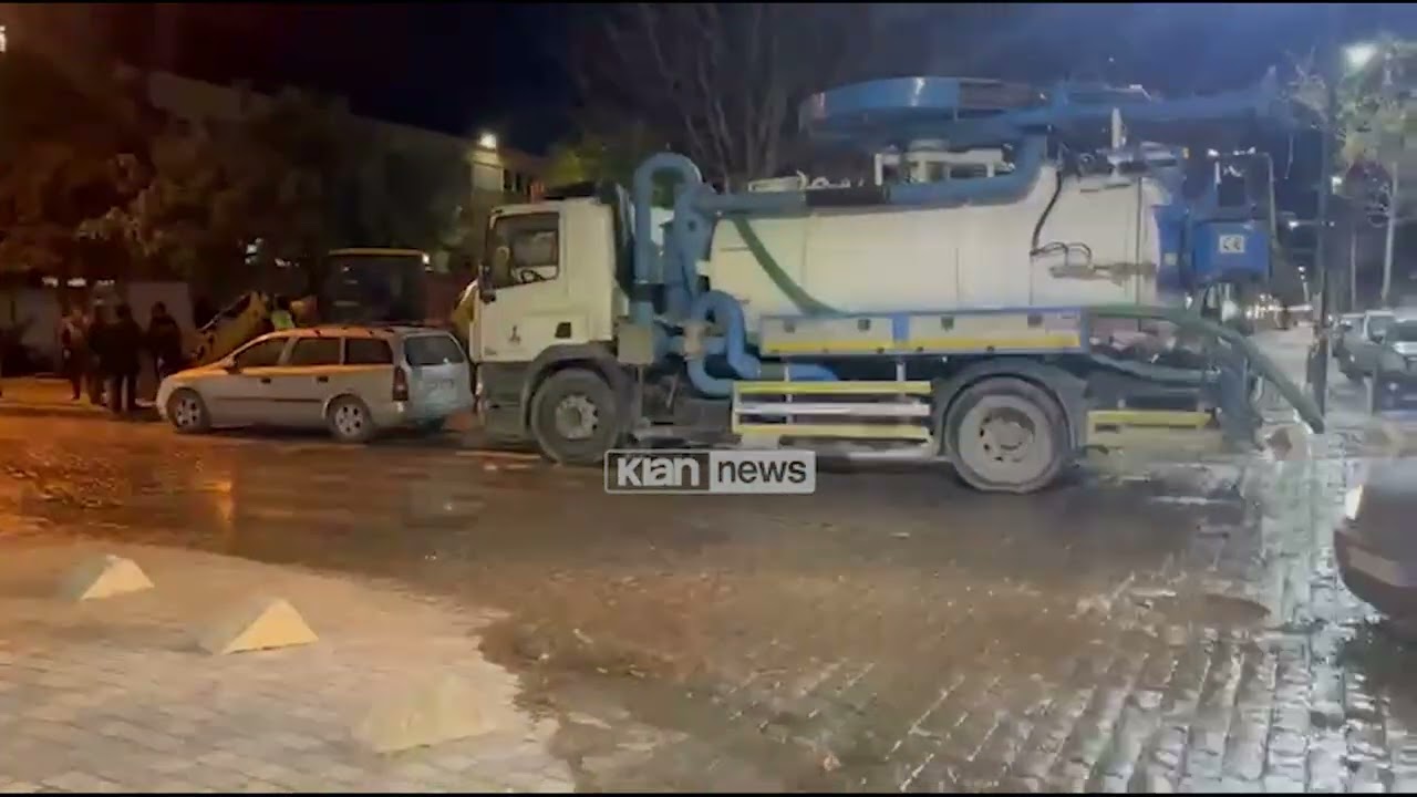 Shpërthen tubi kryesor i ujësjellësit në Vlorë, ‘përmbytet’ bulevardi “Ismail Qemali”